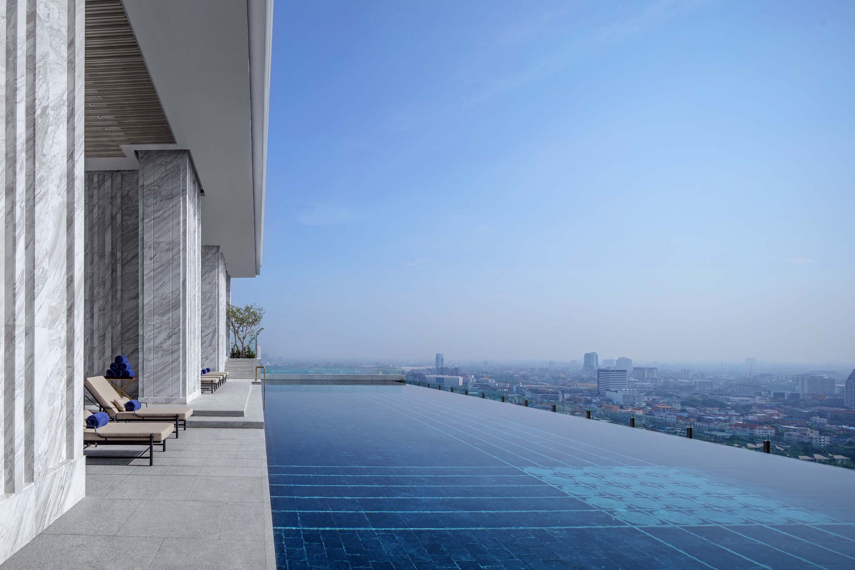 rooftop pools in Bangkok - 137 pillars